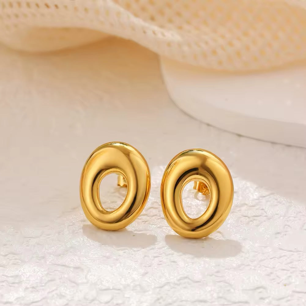 18K Gold Open Oval Stud Earrings