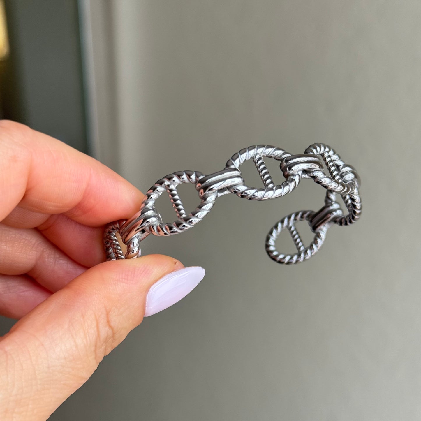 Twisted Link Statement Bracelet Bold Rope Chain Design