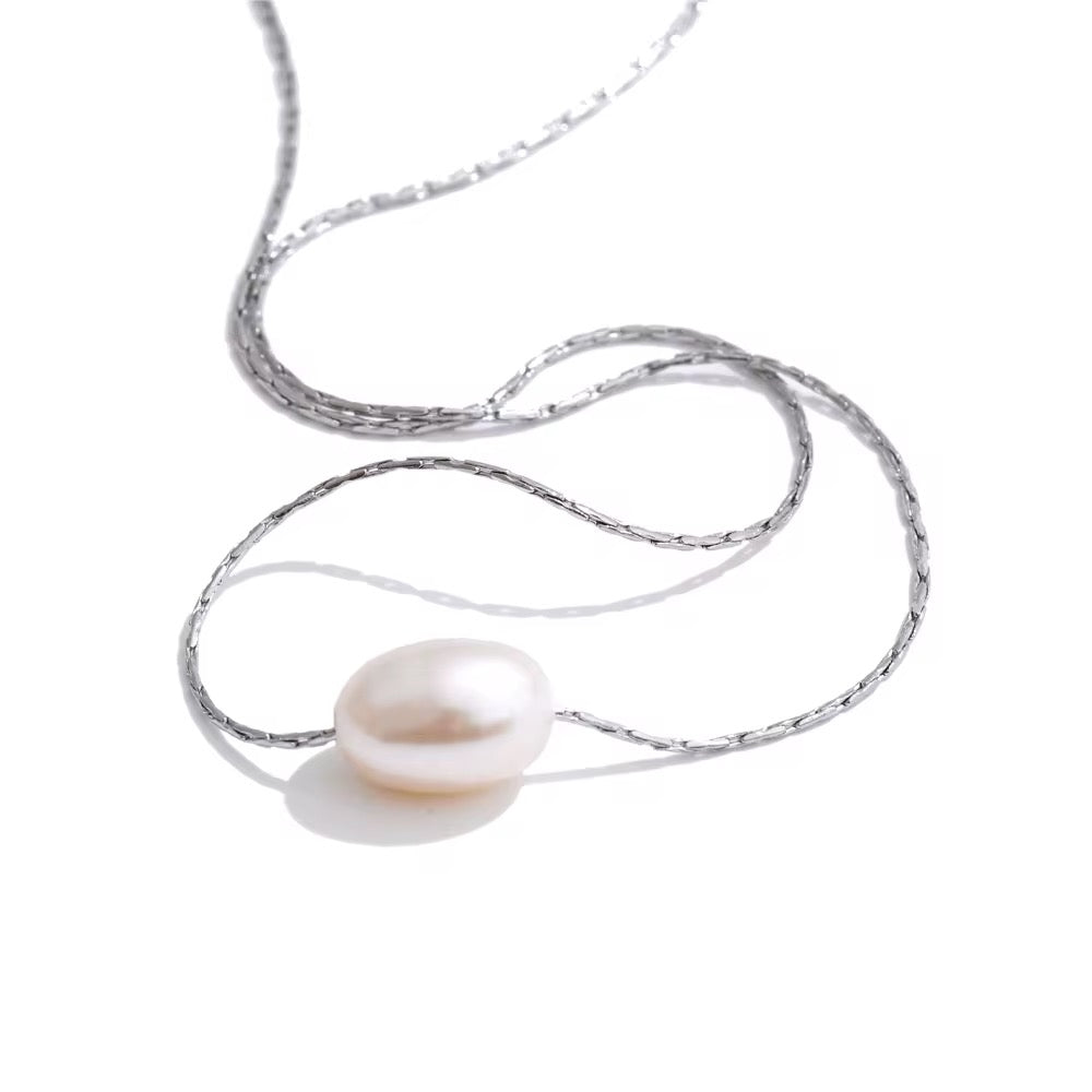 Single Baroque Pearl Necklace in Gold Vermeil