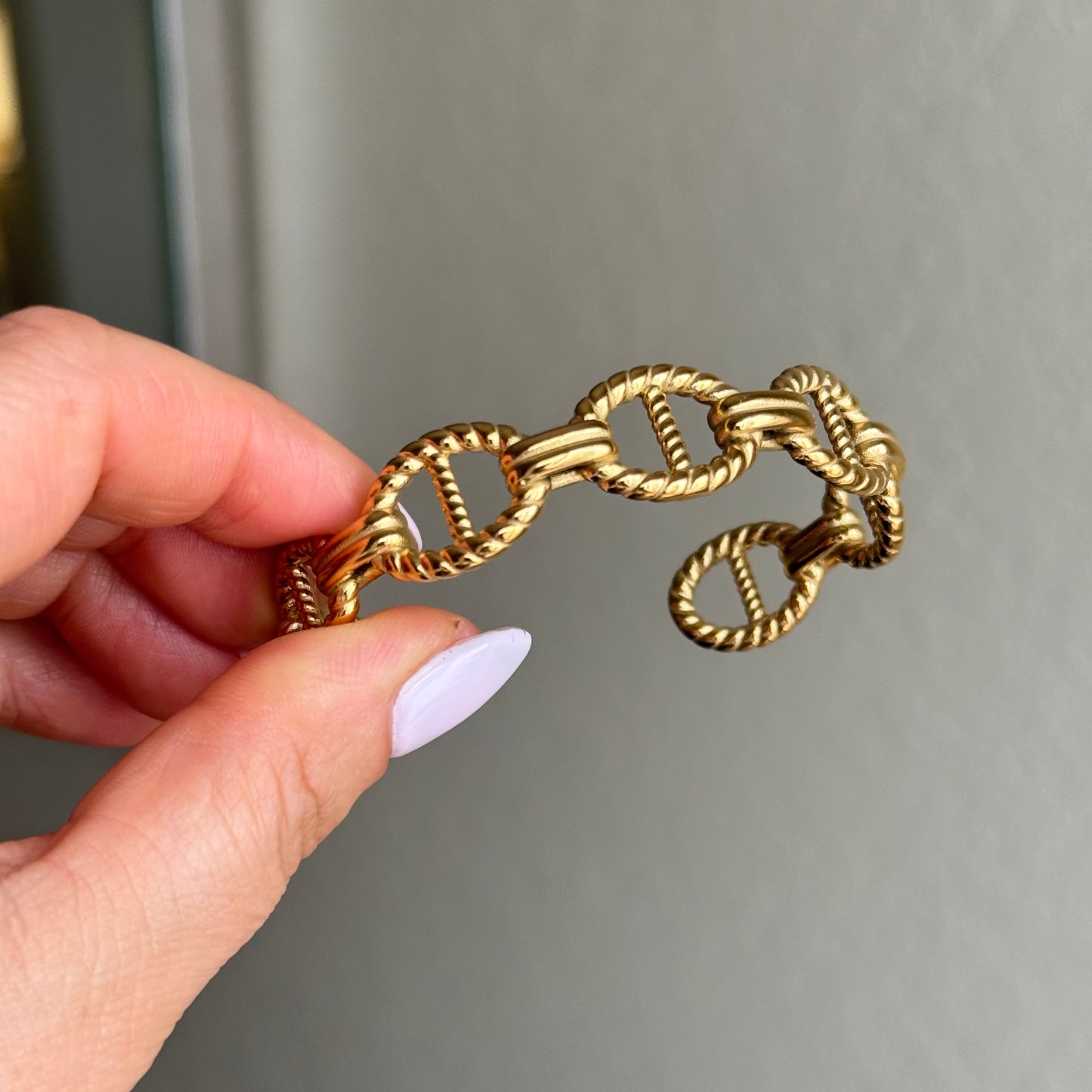 Twisted Link Statement Bracelet Bold Rope Chain Design