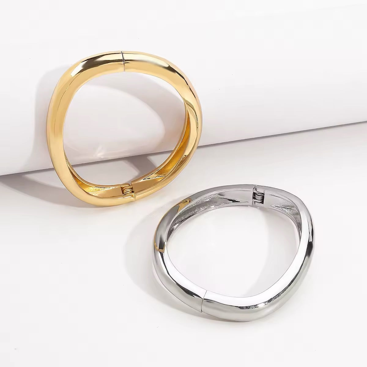 Wavy Bangle Solid Bracelet