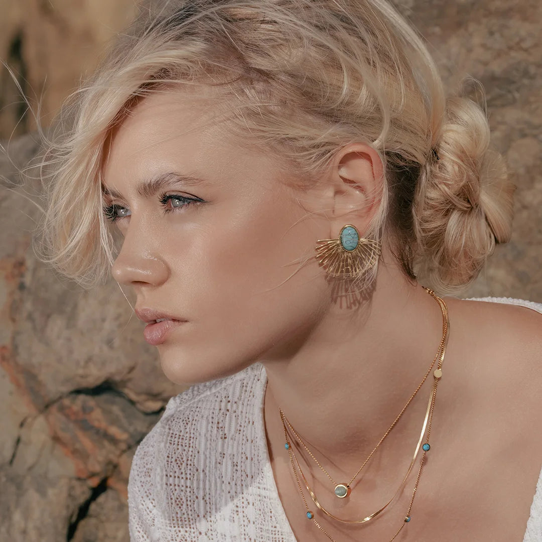 Model wearing Zard Jewelry Snake Chain Necklace in 14K Gold Plated 2mm around her neck